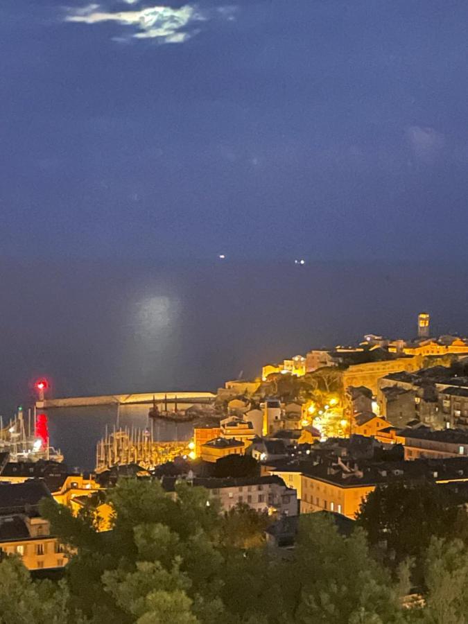 F3 Gd Standing 87 M2 Extraordinaire Vue Mer Pano Bastia  Exteriör bild